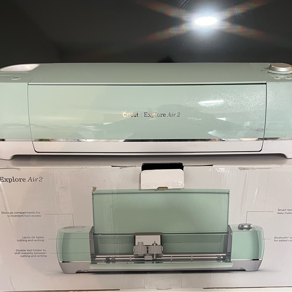 Like new Cricut Explorer 2. Used like twice. Has new cutting mats